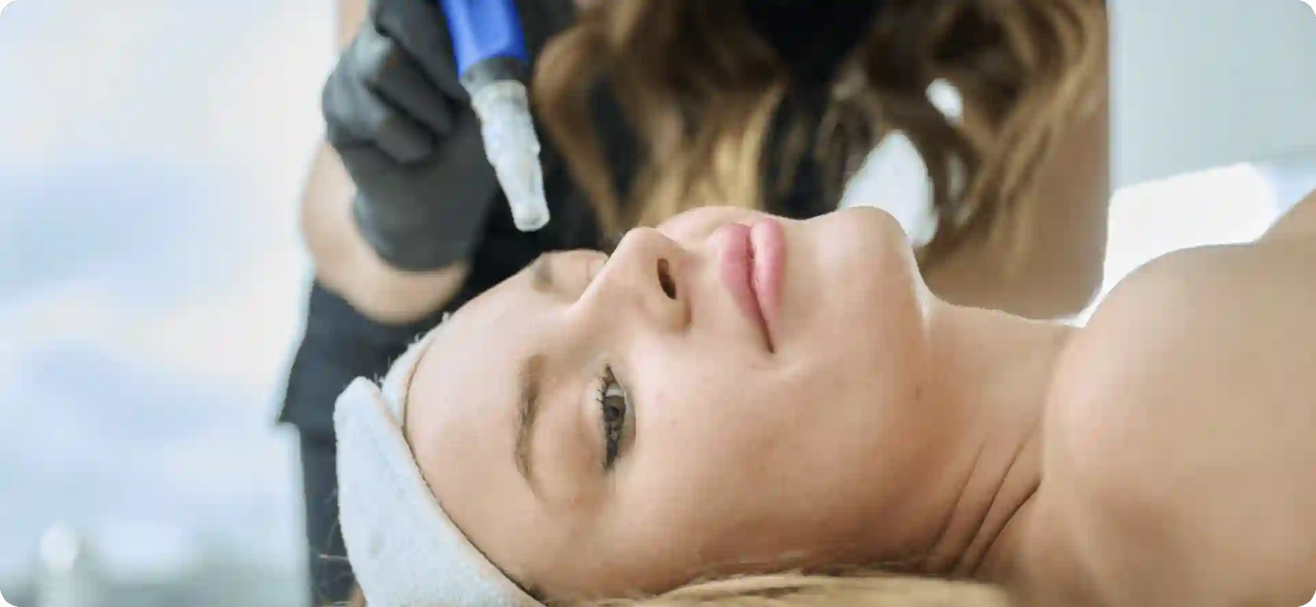 How Do Microneedles Trigger New Collagen and Elastin in Loose Skin Shropshire?